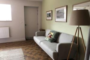 Billede fra billedgalleriet på "The Studio" Contemporary studio with organic swimming pool i Skelsmergh