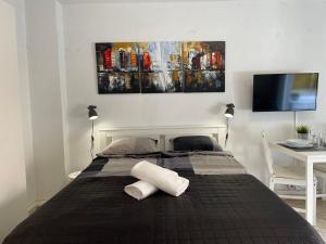 Fuengirola, Los Boliches - Nice Studio Right on the Beach ...