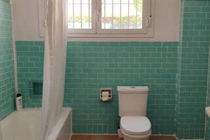 Imagen de la galería de Sagrado Corazón - Chalet con piscina, a 25m playa, en Sanlúcar de Barrameda