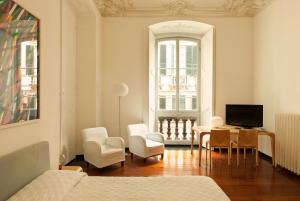 A television and/or entertainment centre at Palazzo Cicala