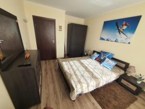 Postel nebo postele na pokoji v ubytování Family apartment VYANI + 31 fotografií