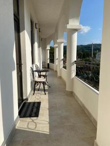 Balkón nebo terasa v ubytování Maisonette Apartments