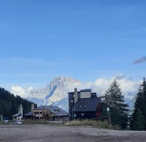 Photo de la galerie de l'établissement Casa Neve e Sole - presso Sussy Residence, à Falcade