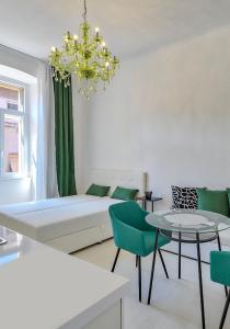 Ruang duduk di Collins Emerald Center