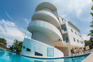 Bazén v ubytování LA LOMA SUITES nebo v jeho okolí