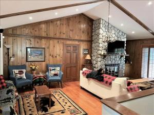 Χώρος καθιστικού στο Beautiful Mountain Home home