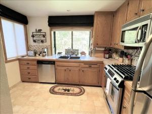 Η κουζίνα ή μικρή κουζίνα στο Beautiful Mountain Home home