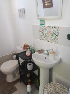 ห้องน้ำของ LA CABAÑA DE HUERTAMAR
