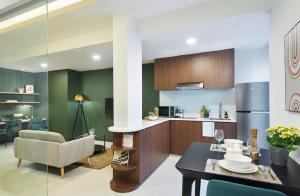 A kitchen or kitchenette at The Initial Residence
