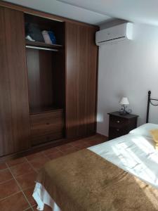 A bed or beds in a room at cortijo la laguna