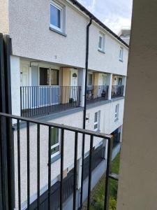 Holyrood New Apartment tesisinde bir balkon veya teras