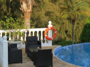 Bazén v ubytovaní Spacious 700m2 villa, Golfers paradise. alebo v jeho blízkosti