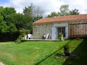 Κήπος έξω από το Gîte de la Remaudière +4 φωτογραφίες