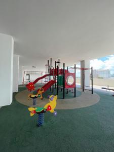 Plac zabaw dla dzieci w obiekcie SURAI Homes