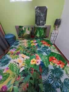 Postel nebo postele na pokoji v ubytování Ti kaz a Annick