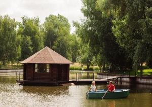 Afbeelding uit fotogalerij van Private Lake House in Pirnove +26 foto's