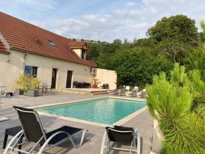 A piscina localizada em Clos de belle roche ou nos arredores