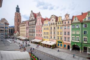 Nespecifikovaný výhled na destinaci Vratislav nebo výhled na město při pohledu z aparthotelu