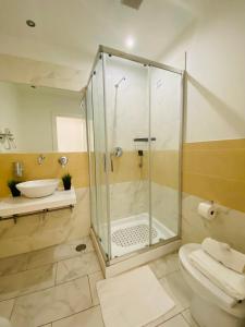 A bathroom at Santa Maria Accommodation