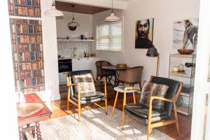 The Alchemist Retreat, Private Studio in Carterton的休息区