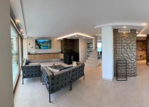 The lobby or reception area at Colina del Sol Cullera - Villa Luna