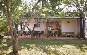 Сад в Airport Garden Hotel