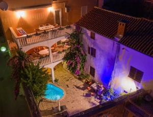 Bazén v ubytování Apartments Salčinović nebo v jeho okolí