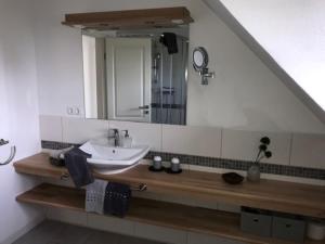 Bilik mandi di Appartements unter Reet +21 gambar