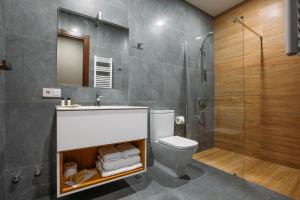 Kupatilo u objektu Theory Hotel