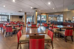 Restoran atau tempat makan lain di Comfort Suites Bethlehem Near Lehigh University and LVI Airport