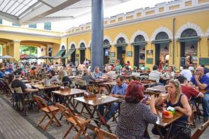 Restoran atau tempat lain untuk makan di Apartamento em Floripa -Muito próximo ao Aeroporto