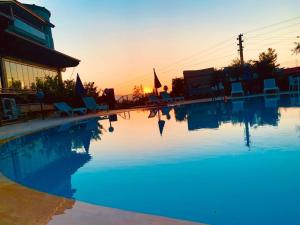Bazén v ubytování Pamukkale Whiteheaven Suite Hotel nebo v jeho okolí + 37 fotografií