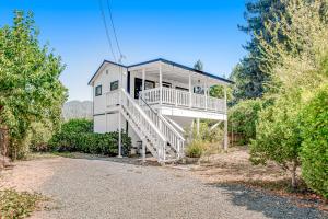 Gallery image of Melody Vineyard Cottage in Guerneville