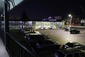 Afbeelding uit fotogalerij van Tiki Lodge Motel in Spokane