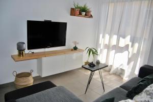 Telewizja i/lub zestaw kina domowego w obiekcie Casa el Majorero