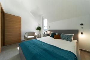 Postel nebo postele na pokoji v ubytování Riverside pool villa-Sremski Karlovci + 37 fotografií