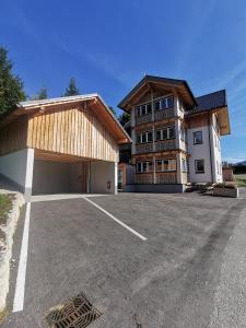 Budynek, w którym mieści się apartament