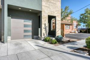 Gallery image of Reno Townhome with Mountain-View Rooftop Deck! in Reno