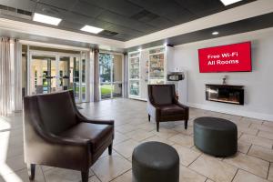 The lobby or reception area at Horizon Inn & Suites