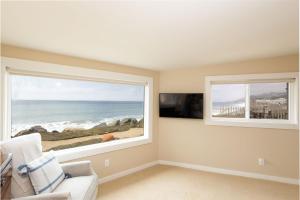 Gallery image of @ Marbella Lane - Oceanfront w/ unobstructed views!! in Pacifica