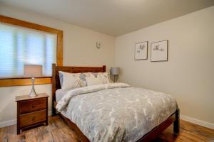 Charming and cozy downtown Bozeman 3 bedroom condo Walk to dinner and drinks客房内的一张或多张床位