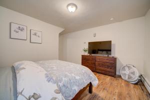 Charming and cozy downtown Bozeman 3 bedroom condo Walk to dinner and drinks客房内的一张或多张床位