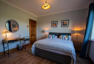 Letto o letti in una camera di Bunratty Meadows Bed & Breakfast