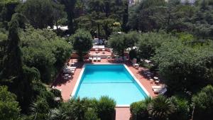 Bazén v ubytování Park Hotel San Michele nebo v jeho okolí