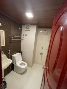 ห้องน้ำของ Temple Plaza Kochi