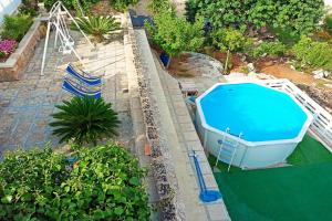 The swimming pool at or close to Villetta Azzurra