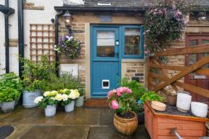 Charming 3-Bed House in Halifax w private garden