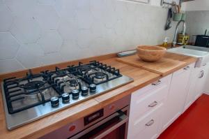 A kitchen or kitchenette at Casa Sass