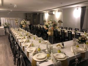 Restauracja lub miejsce do jedzenia w obiekcie Zajazd Podzamcze