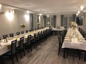 Restauracja lub miejsce do jedzenia w obiekcie Zajazd Podzamcze